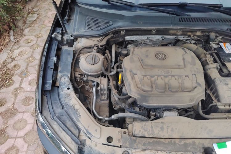 Used Volkswagen Passat 2019 330TSI Elite Edition China VI Engine Bay Right