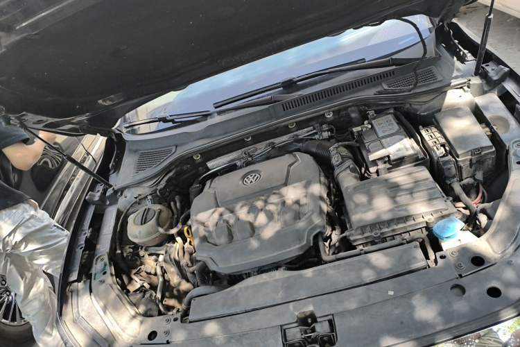 Used Volkswagen Passat 2019 330TSI Luxury Edition China VI Standard Engine Bay Right