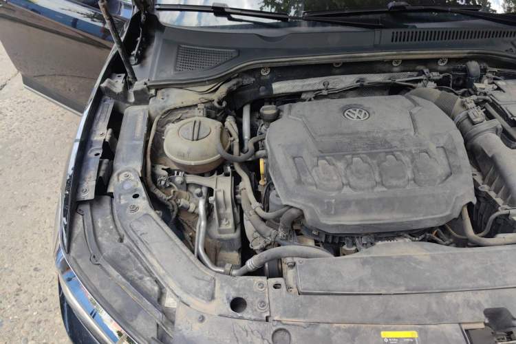 Used Volkswagen Passat 2019 330TSI Elite Edition China VI Engine Bay Right