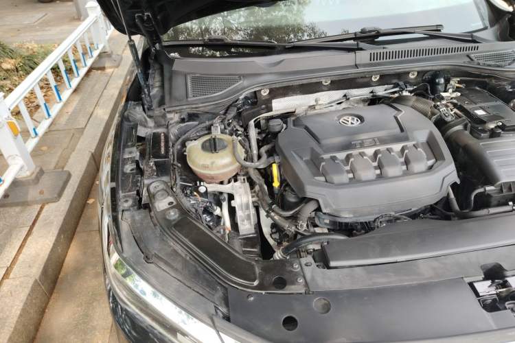 Used Volkswagen Passat 2019 330TSI Luxury Edition China VI Standard Engine Bay Right