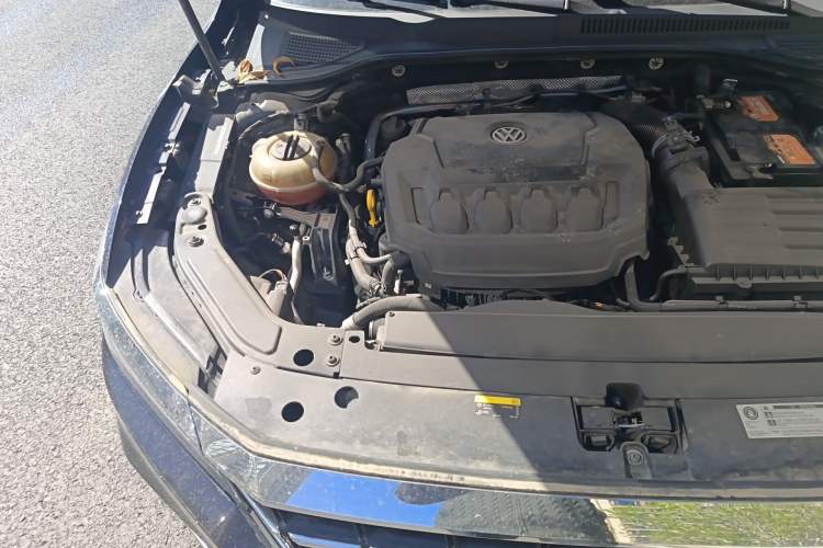 Used Volkswagen Passat 2019 330TSI Luxury Edition China VI Standard Engine Bay Right