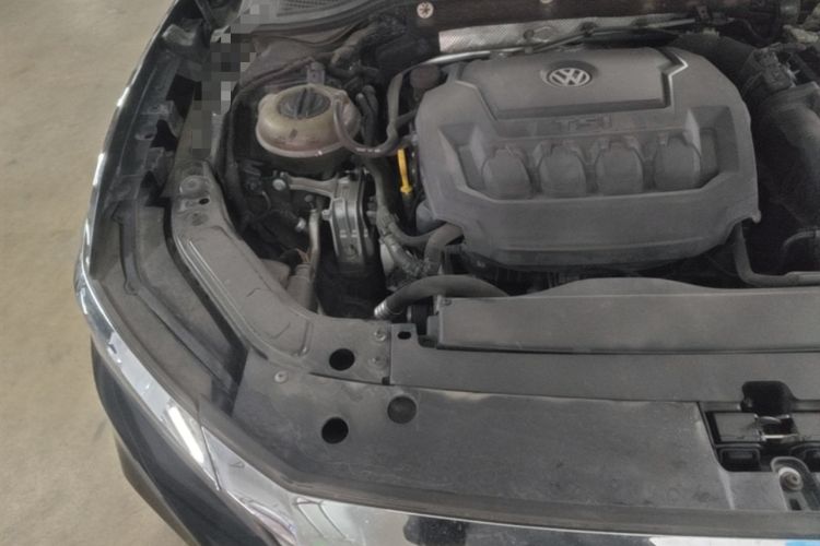 Used Volkswagen Passat 2019 330TSI Luxury Edition China VI Standard Engine Bay Right