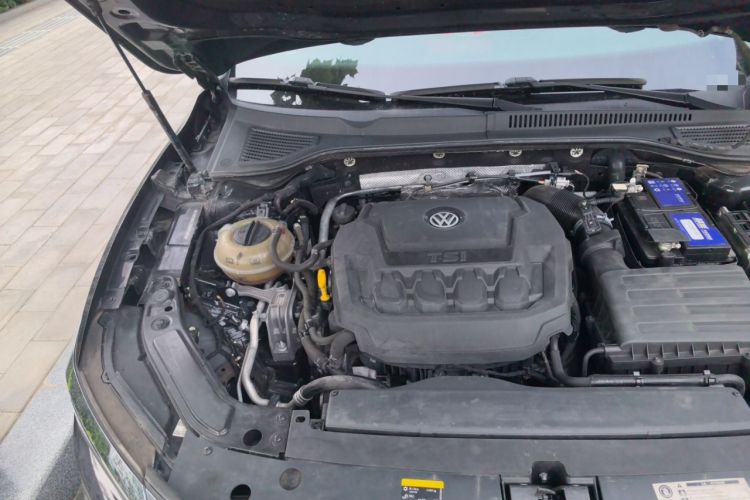 Used Volkswagen Passat 2019 330TSI Elite Edition China VI Engine Bay Right