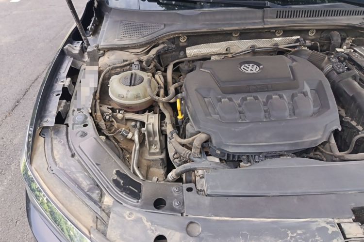 Used Volkswagen Passat 2019 330TSI Elite Edition China VI Engine Bay Right