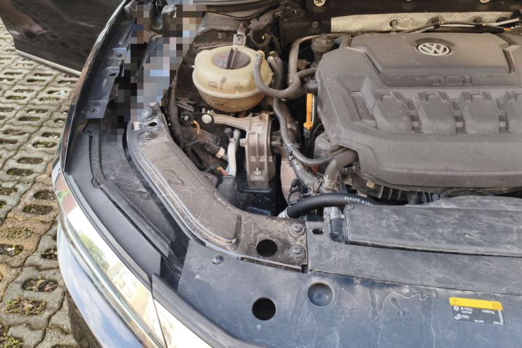 Used Volkswagen Passat 2019 330TSI Luxury Edition China VI Standard Engine Bay Right
