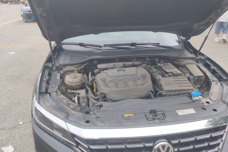 Used Volkswagen Passat 2019 330TSI Luxury Edition China VI Standard Engine Bay Right