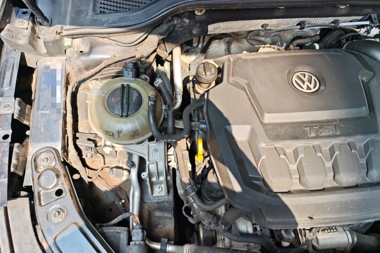 Used Volkswagen Passat 2019 330TSI Luxury Edition China VI Standard Engine Bay Right