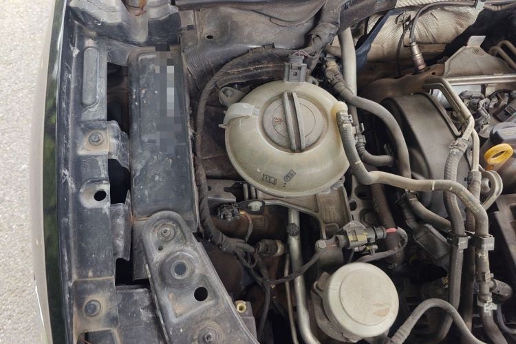 Used Volkswagen Passat 2019 280TSI Business Edition China VI Engine Bay Right