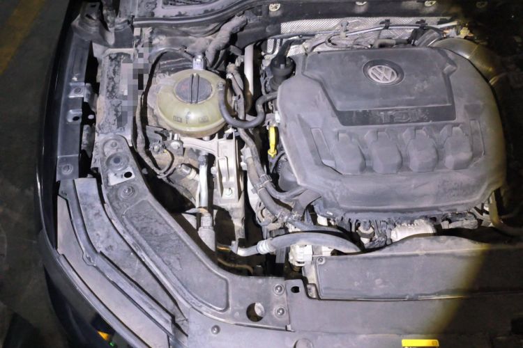 Used Volkswagen Passat 2019 330TSI Luxury Edition China VI Standard Engine Bay Right