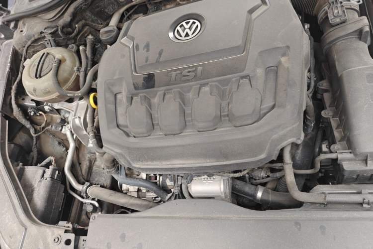Used Volkswagen Passat 2019 330TSI Luxury Edition China VI Standard Engine Bay Right