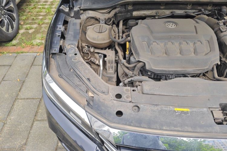 Used Volkswagen Passat 2019 330TSI Elite Edition China VI Engine Bay Right