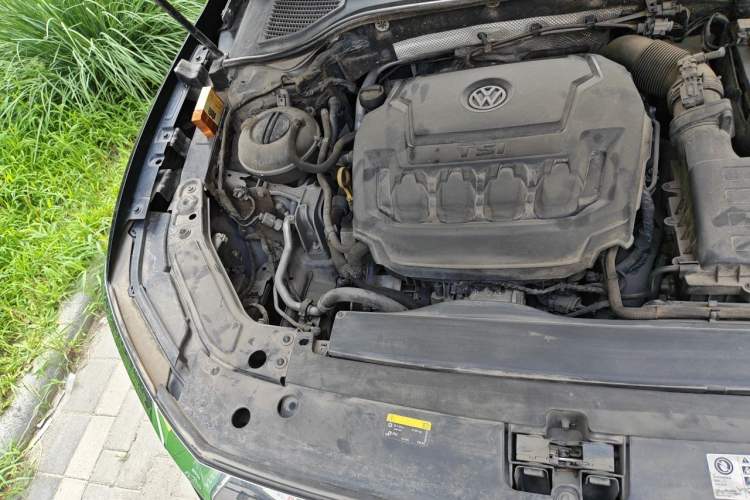 Used Volkswagen Passat 2019 330TSI Elite Edition China VI Engine Bay Right