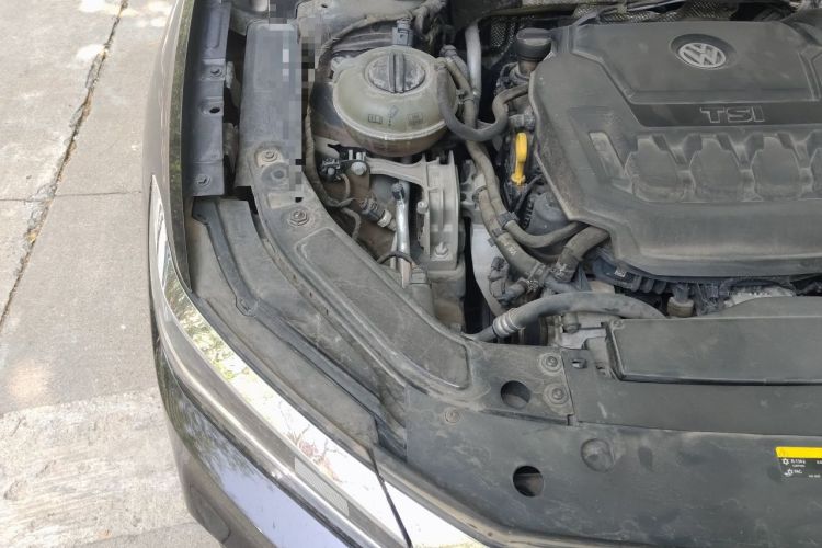 Used Volkswagen Passat 2019 330TSI Luxury Edition China VI Standard Engine Bay Right
