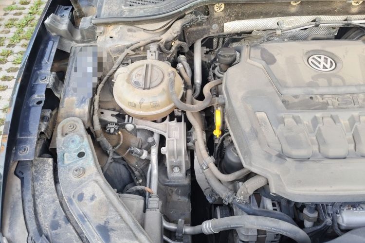 Used Volkswagen Passat 2019 330TSI Luxury Edition China VI Standard Engine Bay Right