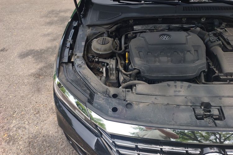 Used Volkswagen Passat 2019 330TSI Luxury Edition China VI Standard Engine Bay Right