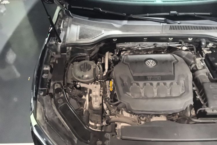 Used Volkswagen Passat 2019 330TSI Luxury Edition China VI Standard Engine Bay Right