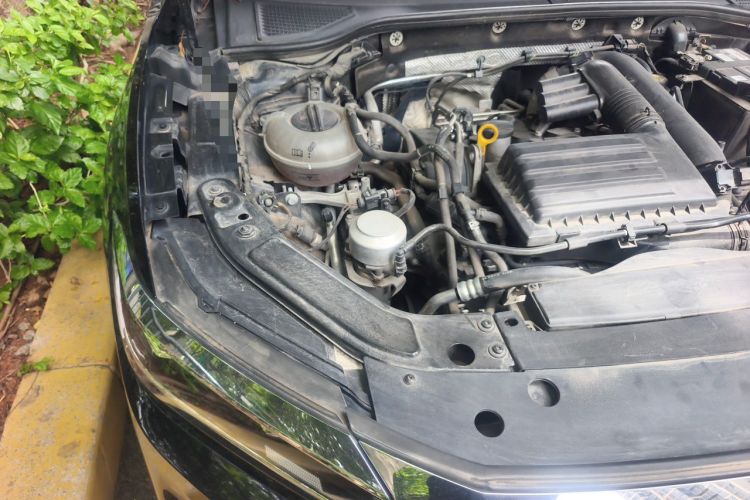 Used Volkswagen Passat 2019 280TSI Elite Edition China VI Standard Engine Bay Right