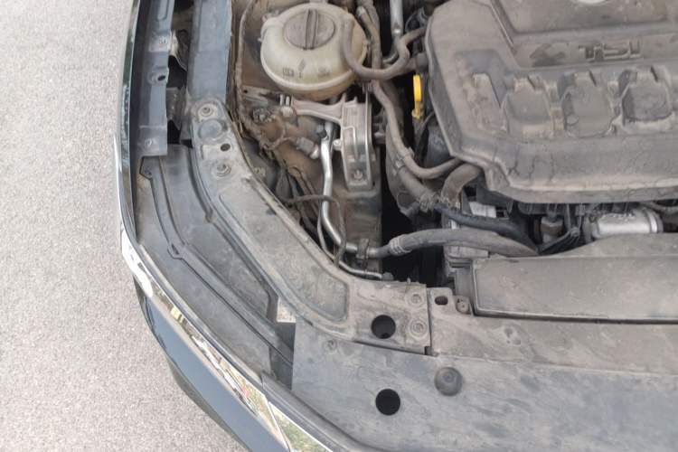 Used Volkswagen Passat 2019 330TSI Elite Edition China VI Engine Bay Right