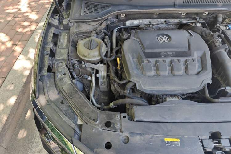 Used Volkswagen Passat 2019 330TSI Elite Edition China VI Engine Bay Right
