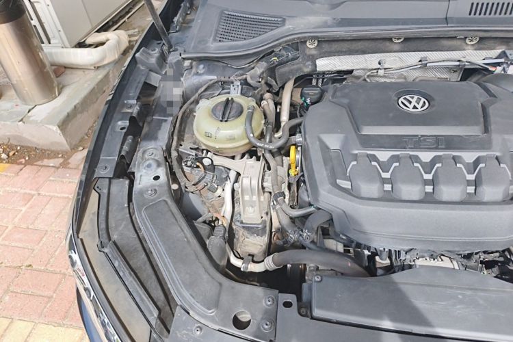 Used Volkswagen Passat 2019 330TSI Luxury Edition China VI Standard Engine Bay Right