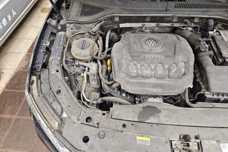 Used Volkswagen Passat 2019 330TSI Elite Edition China VI Engine Bay Right