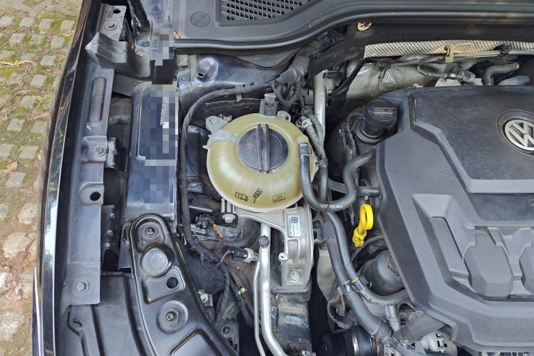 Used Volkswagen Passat 2019 330TSI Elite Edition China VI Engine Bay Right