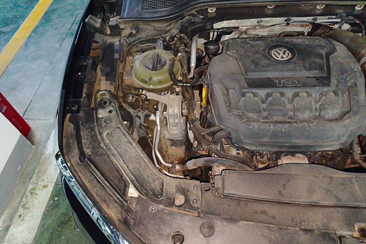 Used Volkswagen Passat 2019 330TSI Elite Edition China VI Engine Bay Right