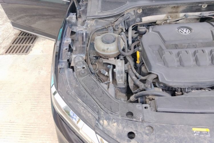 Used Volkswagen Passat 2019 330TSI Luxury Edition China VI Standard Engine Bay Right