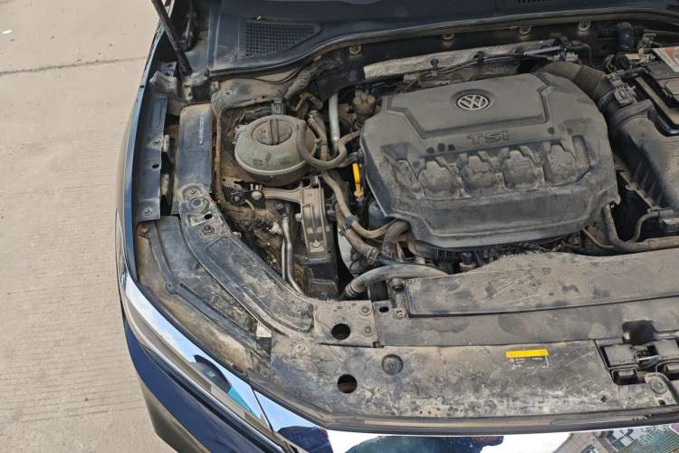 Used Volkswagen Passat 2019 330TSI Elite Edition China VI Engine Bay Right