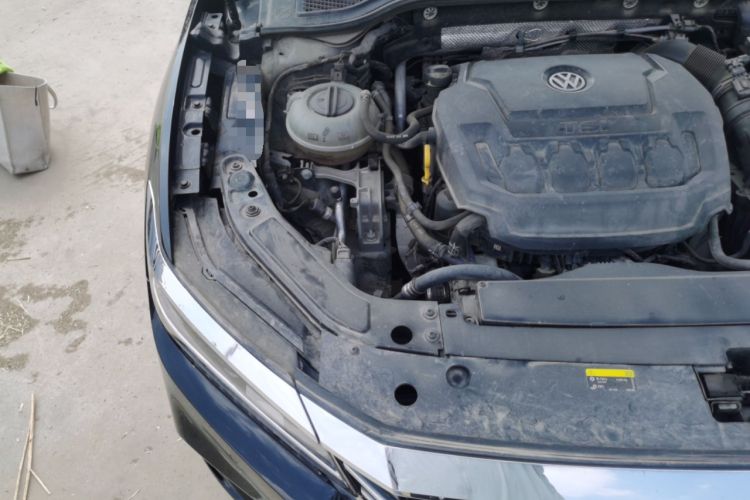 Used Volkswagen Passat 2019 330TSI Luxury Edition China VI Standard Engine Bay Right