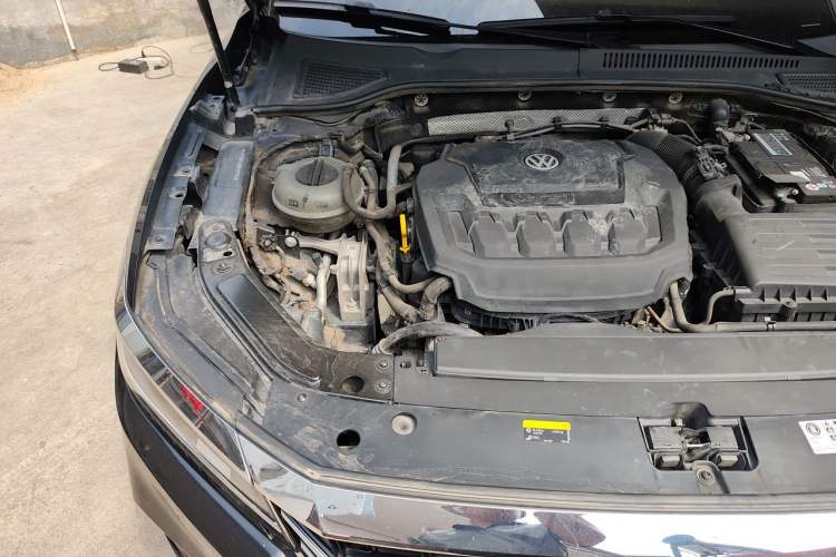 Used Volkswagen Passat 2019 330TSI Luxury Edition China VI Standard Engine Bay Right