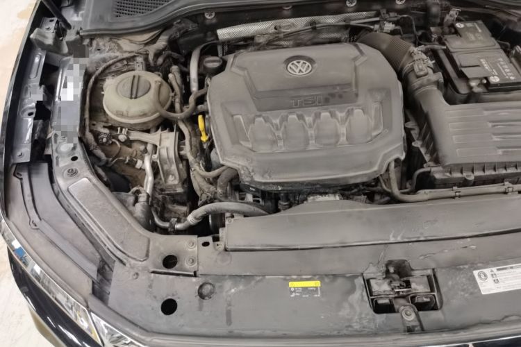 Used Volkswagen Passat 2019 330TSI Luxury Edition China VI Standard Engine Bay Right