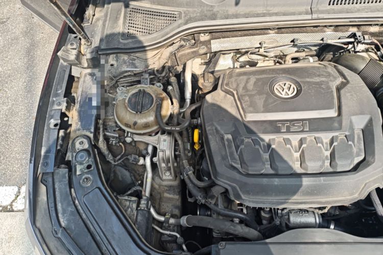 Used Volkswagen Passat 2019 330TSI Luxury Edition China VI Standard Engine Bay Right