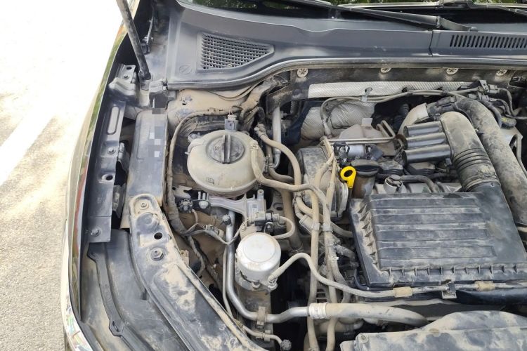 Used Volkswagen Passat 2019 280TSI Business Edition China VI Engine Bay Right