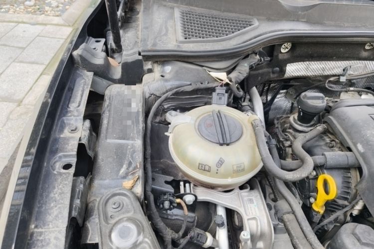 Used Volkswagen Passat 2019 380TSI Luxury Edition China VI Standard Engine Bay Right