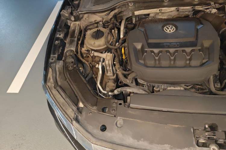 Used Volkswagen Passat 2019 330TSI Elite Edition China VI Engine Bay Right