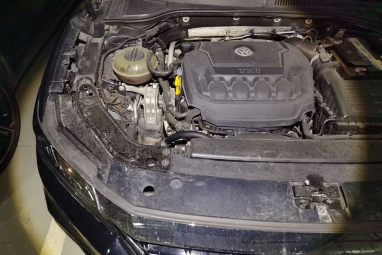 Used Volkswagen Passat 2019 330TSI Luxury Edition China VI Standard Engine Bay Right