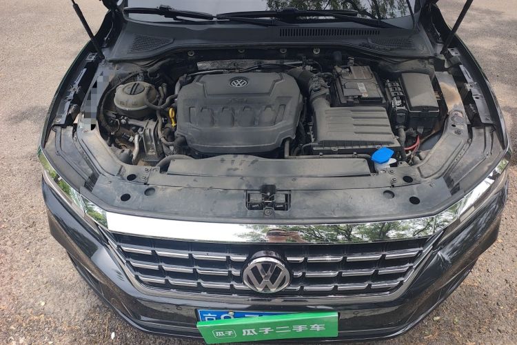 Used Volkswagen Passat 2019 330TSI Luxury Edition China VI Standard Engine Bay
