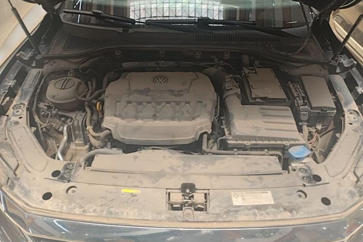 Used Volkswagen Passat 2019 330TSI Elite Edition China VI Engine Bay
