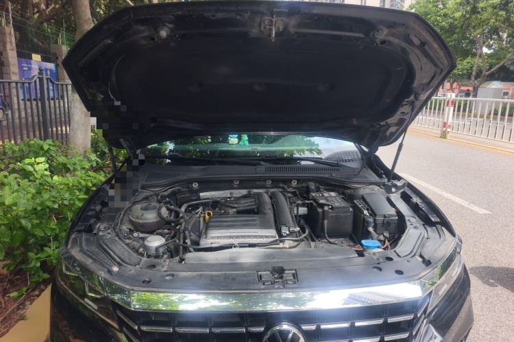 Used Volkswagen Passat 2019 280TSI Elite Edition China VI Standard Engine Bay