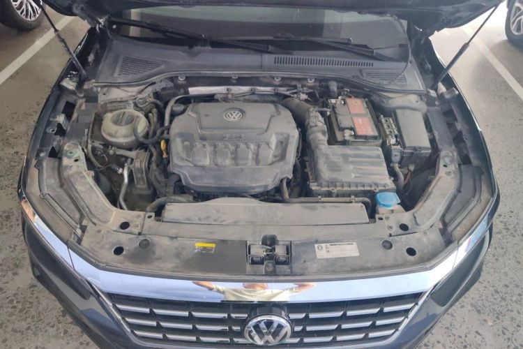Used Volkswagen Passat 2019 330TSI Elite Edition China VI Engine Bay