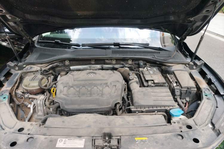 Used Volkswagen Passat 2019 330TSI Elite Edition China VI Engine Bay