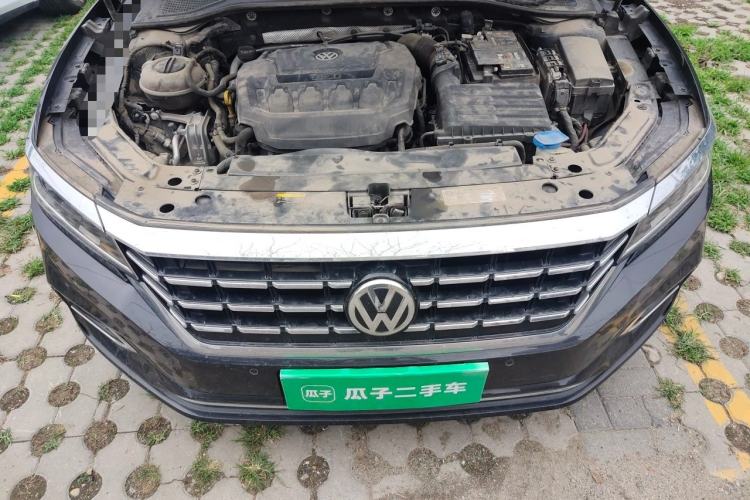 Used Volkswagen Passat 2019 330TSI Luxury Edition China VI Standard Engine Bay