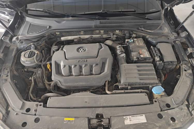 Used Volkswagen Passat 2019 330TSI Elite Edition China VI Engine Bay
