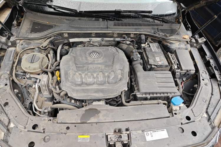 Used Volkswagen Passat 2019 330TSI Elite Edition China VI Engine Bay