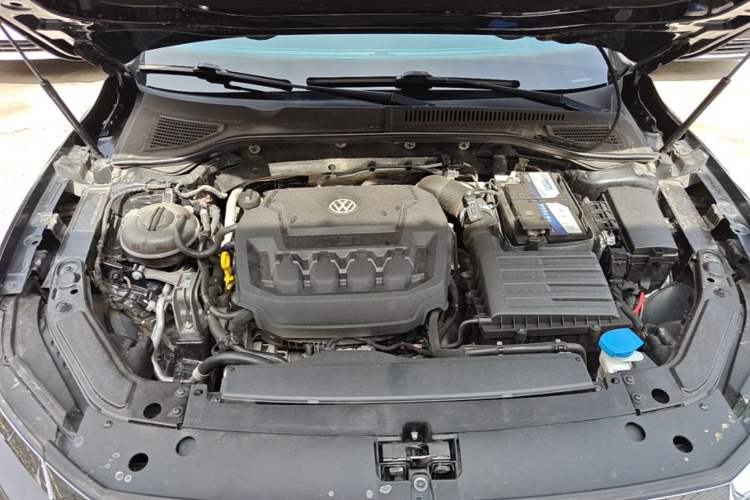 Used Volkswagen Passat 2019 330TSI Prestige Edition China V Standard Engine Bay