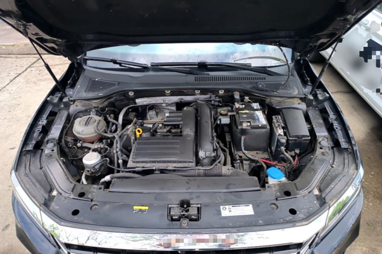 Used Volkswagen Passat 2019 280TSI Business Edition China VI Engine Bay