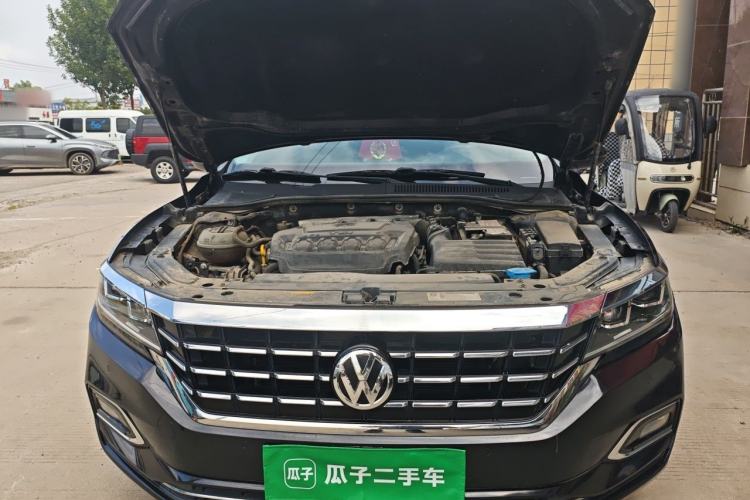 Used Volkswagen Passat 2019 330TSI Elite Edition China VI Engine Bay