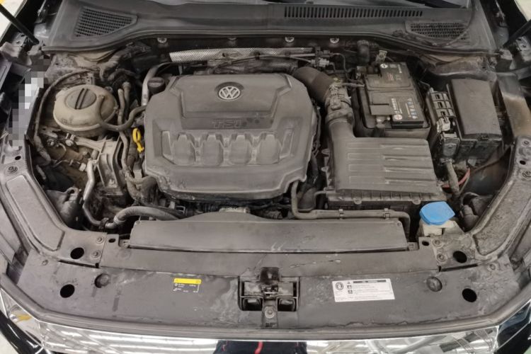 Used Volkswagen Passat 2019 330TSI Luxury Edition China VI Standard Engine Bay