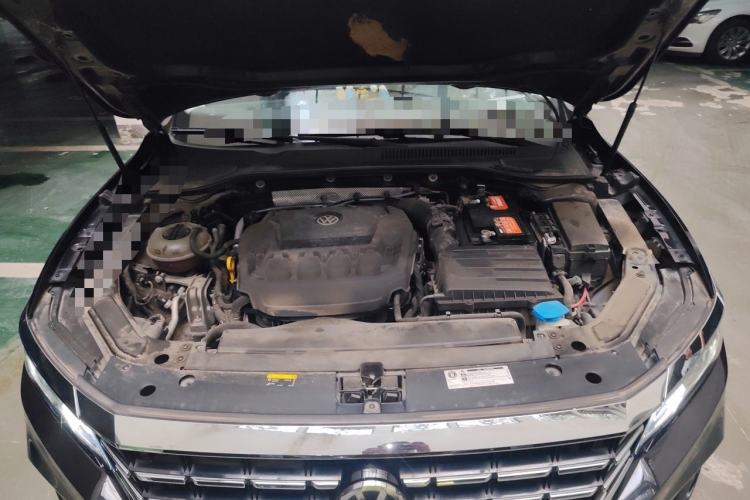 Used Volkswagen Passat 2019 330TSI Luxury Edition China VI Standard Engine Bay